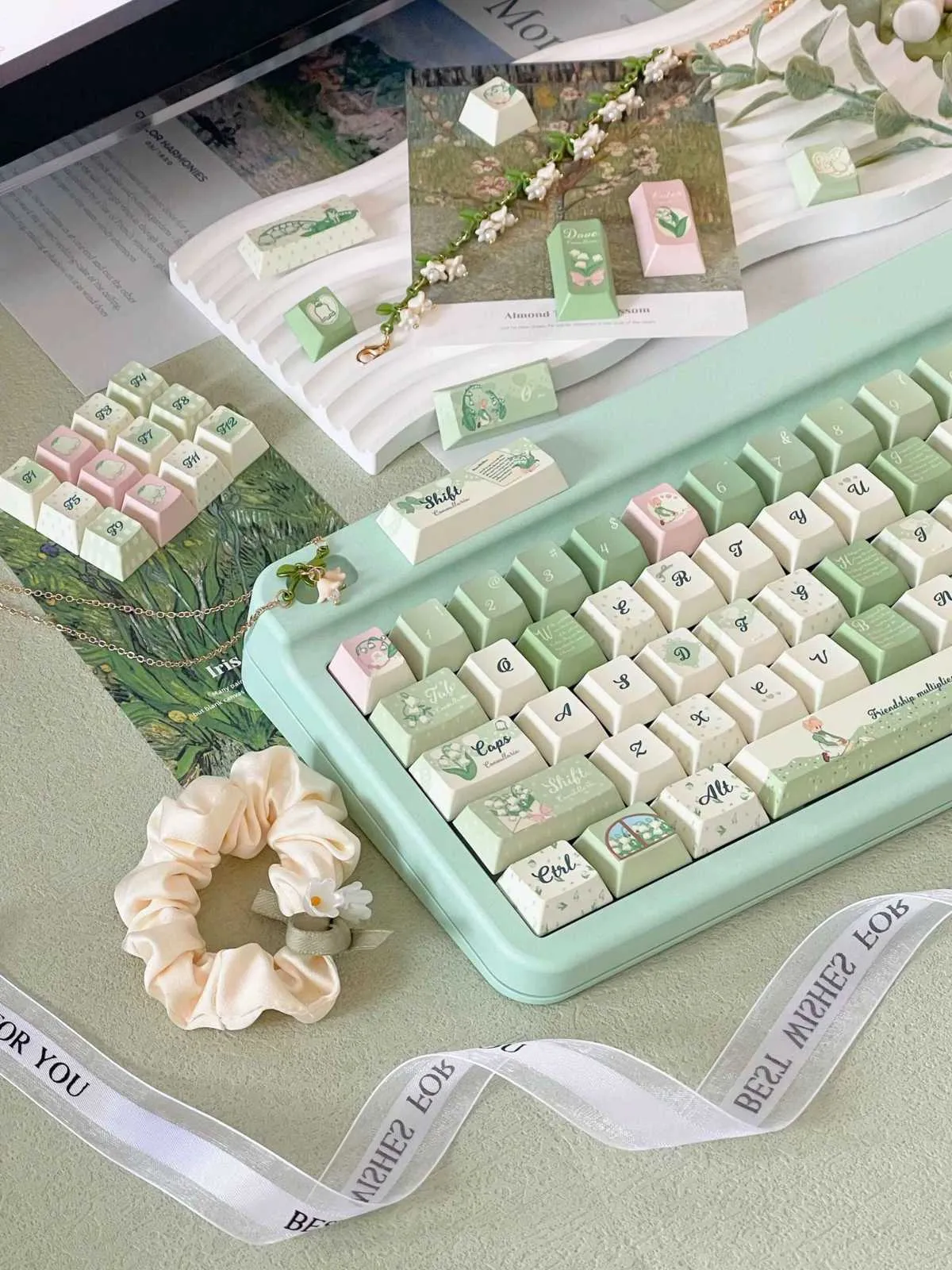 lily-ofthe-valley-cherry-keycap-set-left2