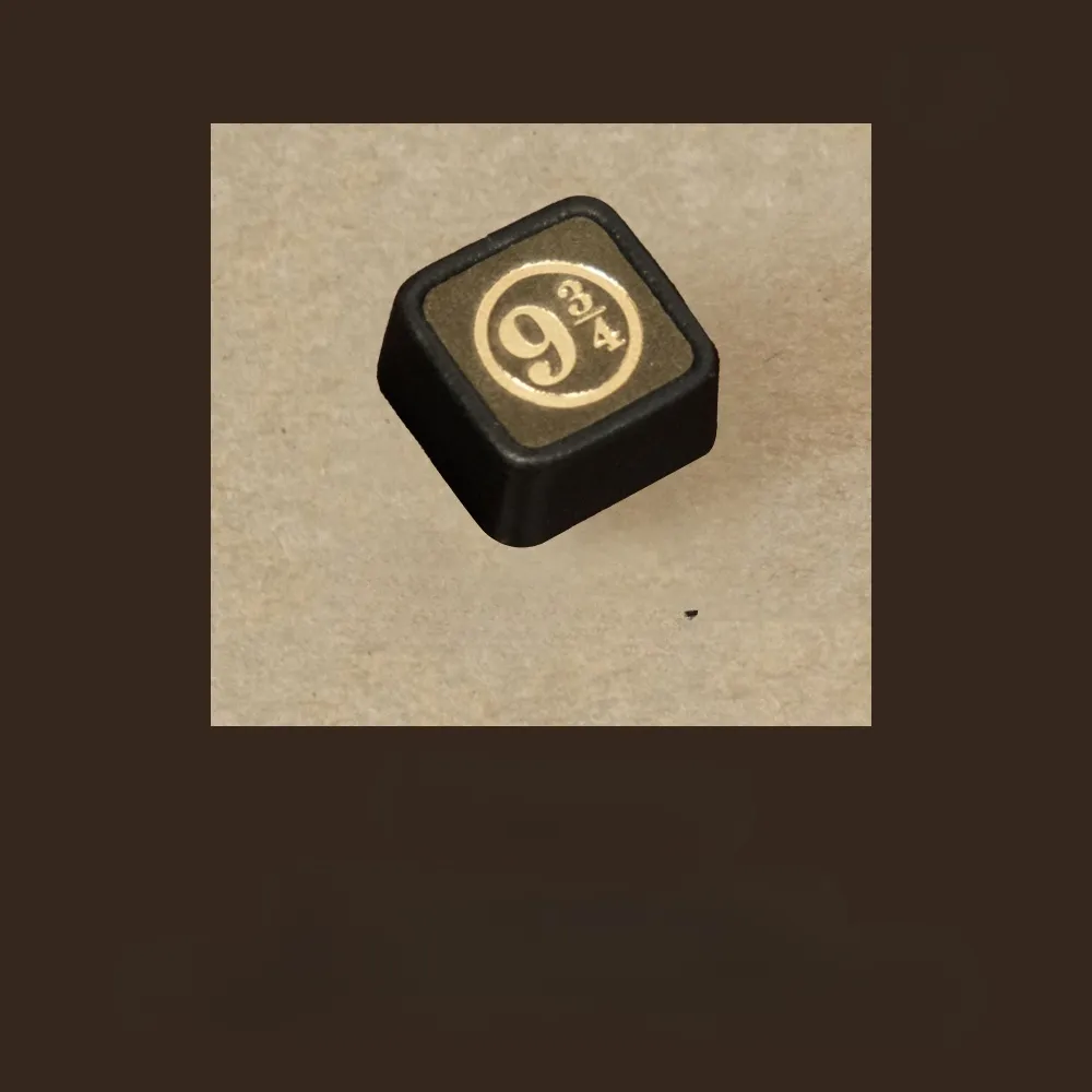 magical-platform-sign-keycaps-greengold