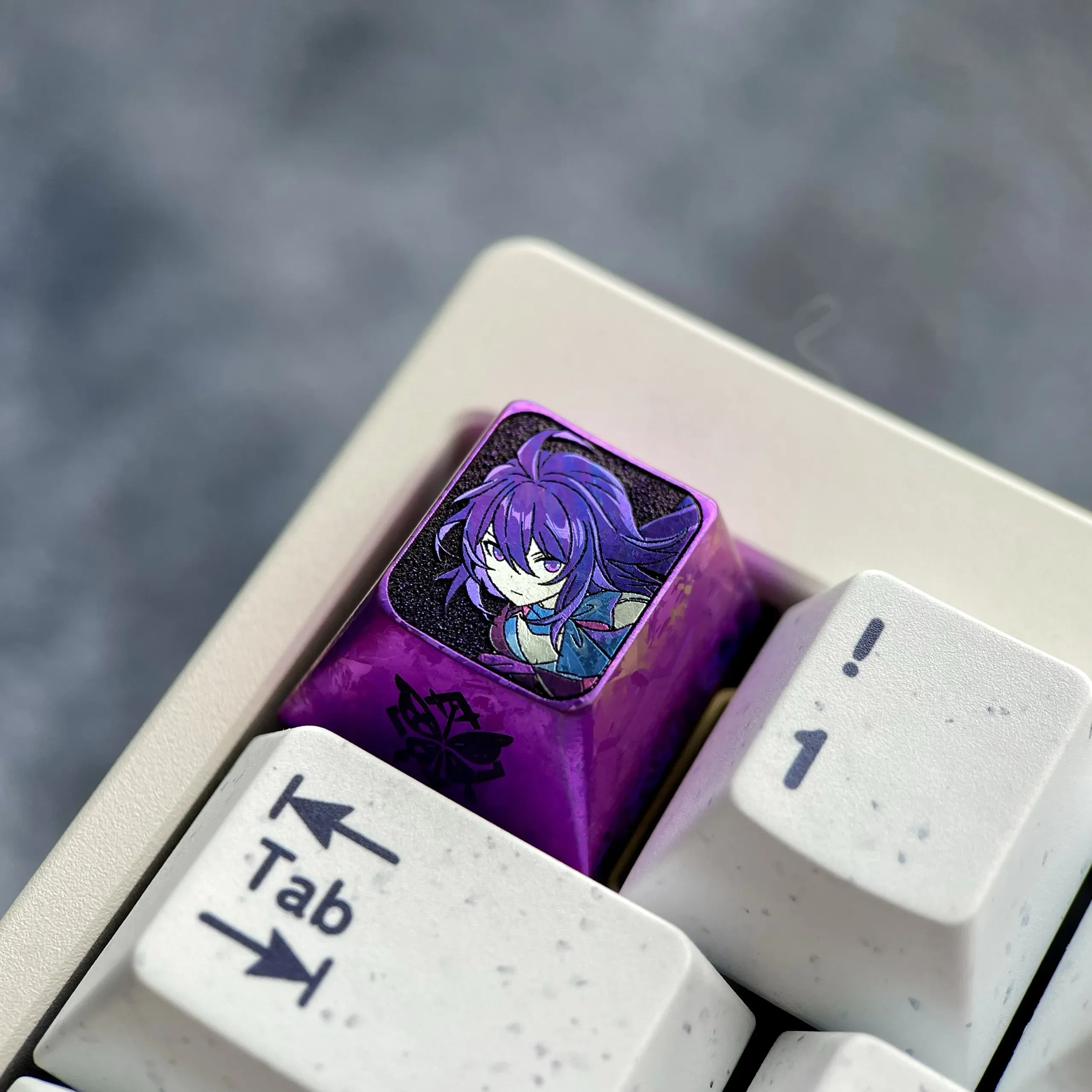 Discover the premium Seele titanium keycap through this gallery, highlighting its ethereal ice crystal finish and intricate Honkai Star Rail.