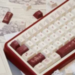 Timeless Elegance PBT Keycap Set, a durable 131-key OEM profile. Showcasing refined classical Chinese calligraphy and serene scholarly motifs.