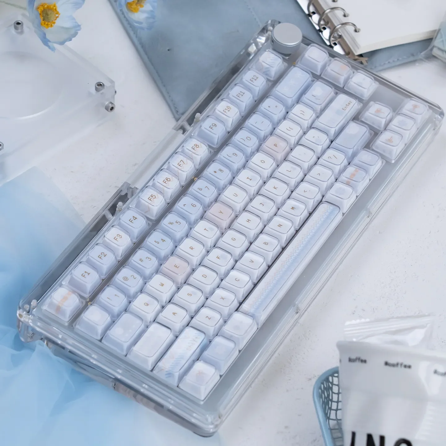 Gallery view of luminous Winter Letter Crystal Jelly Keycaps Set, revealing their translucent KDA profile PBT+PC design with delicate, ethereal winter design.