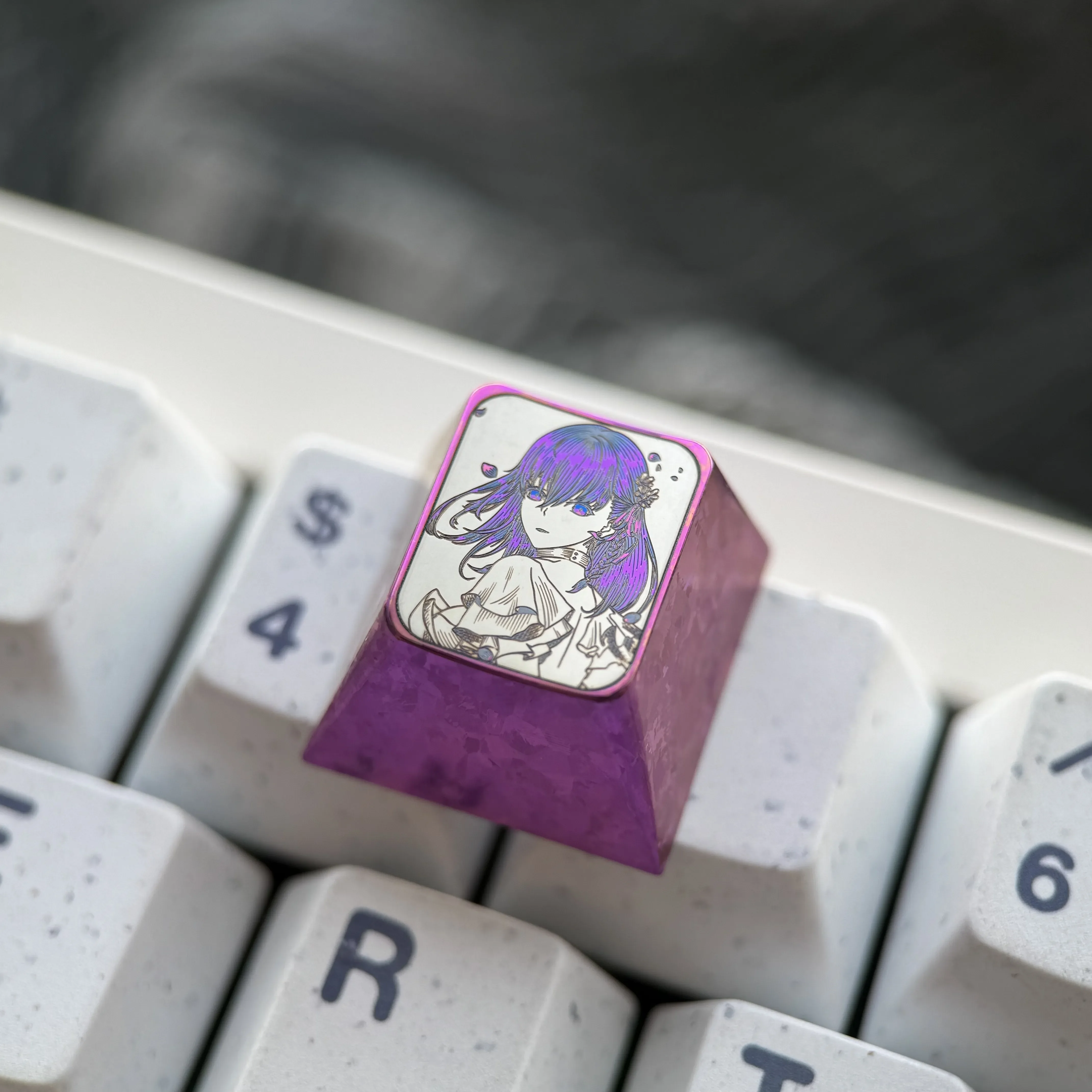 Experience the premium Fate/Stay Night: Sakura Matou Keycap, showcasing an intricate pointillism portrait on polished titanium.