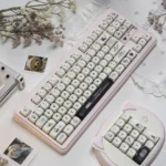 Happy Daily Life MOA Keycap Set gallery. Durable white dye-sublimation set showcasing comforting MOA profile and minimalist charm.