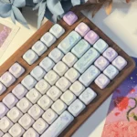 Gallery of Iris Keycaps Set, shows the dreamlike Iris Butterfly PBT Chinese Style set. Exquisite iris and butterfly motifs in elegant purple hues.