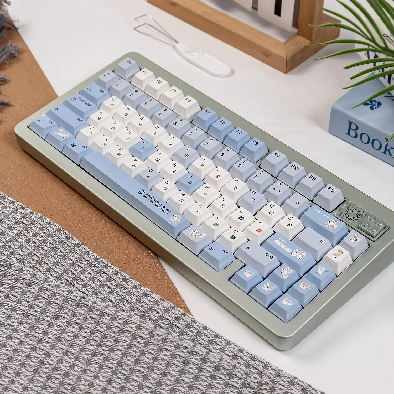 Gallery views of the Whimsical Artistic Collage Lazy Fox Keycaps Full Set. Premium PBT+PC material and captivating fox artwork displayed beautifully.