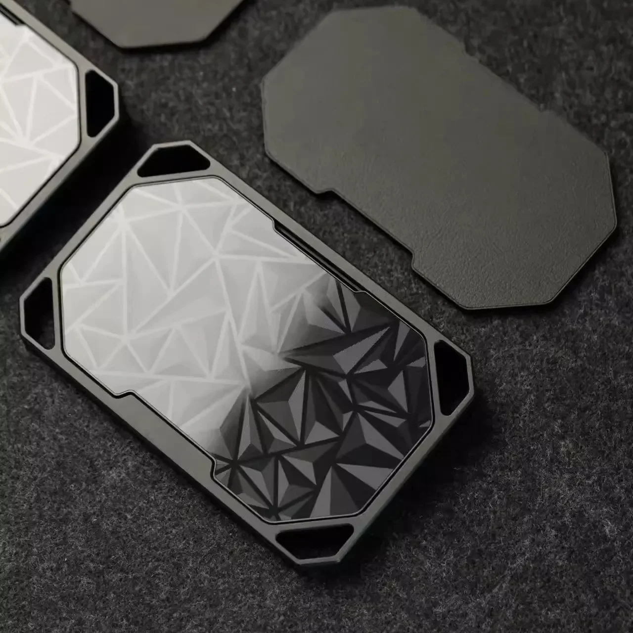 Explore the versatile anodized black modular aluminum wrist rest, highlighting its ergonomic comfort and premium split design for mechanical keyboard.