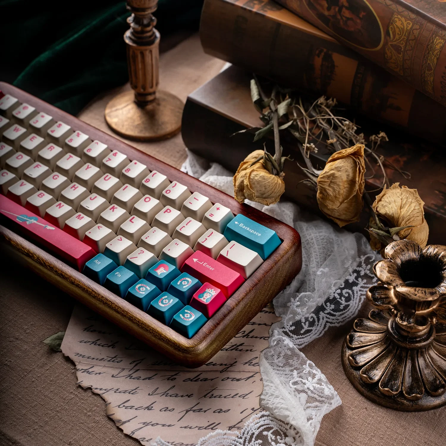 Experience the full Princess Knight keycaps set. Multiple views reveal the whimsical fairytale characters and soft, romantic PBT keycap details.