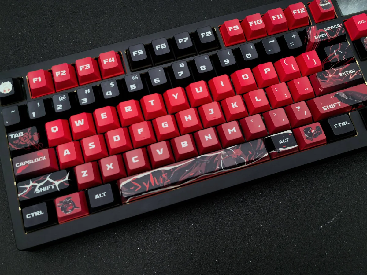 Exclusive Sylus keycap set displaying a romantic Love & Deepspace cosmic design featuring Sylus/Qin Che. A premium, character-centric keyboard accessory.