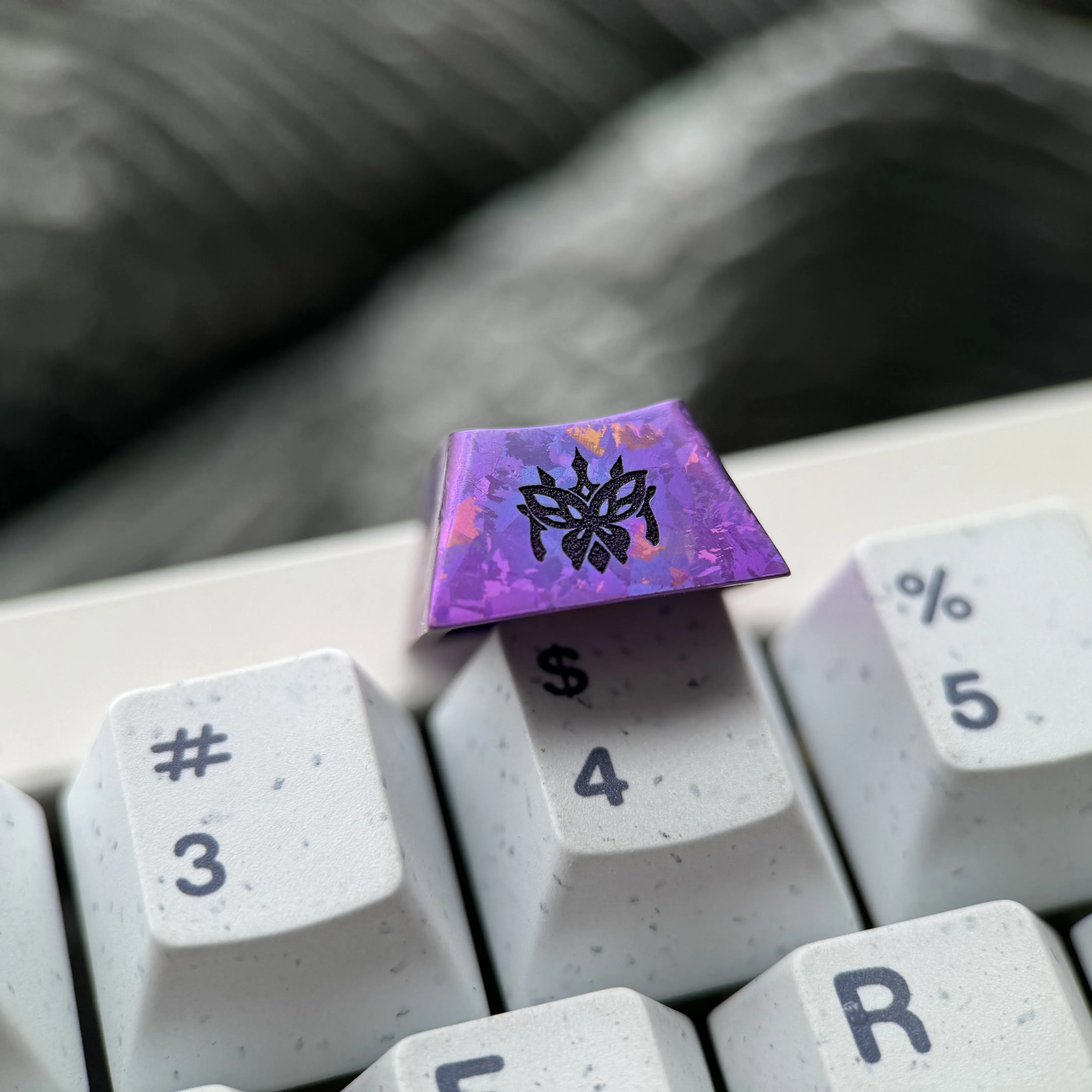Exquisite Castorice Keycap gallery, revealing its intricate metallic craftsmanship and premium finish from various angles.