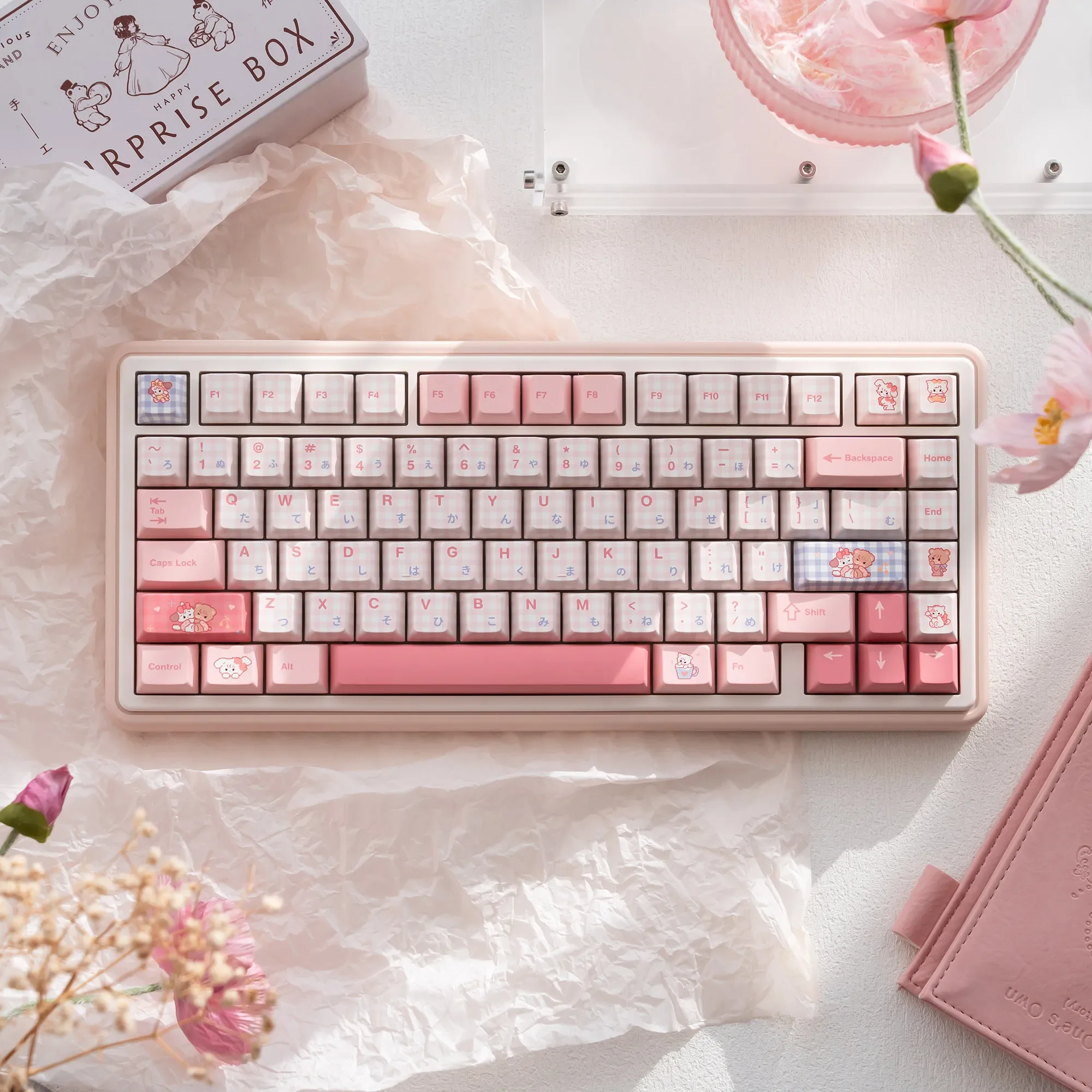 UR82 Peach Hifi Gasket Tri-Mode Custom Mechanical Keyboard Kit, elegantly designed with soft pastel peach and cream tones for a premium typing experience.
