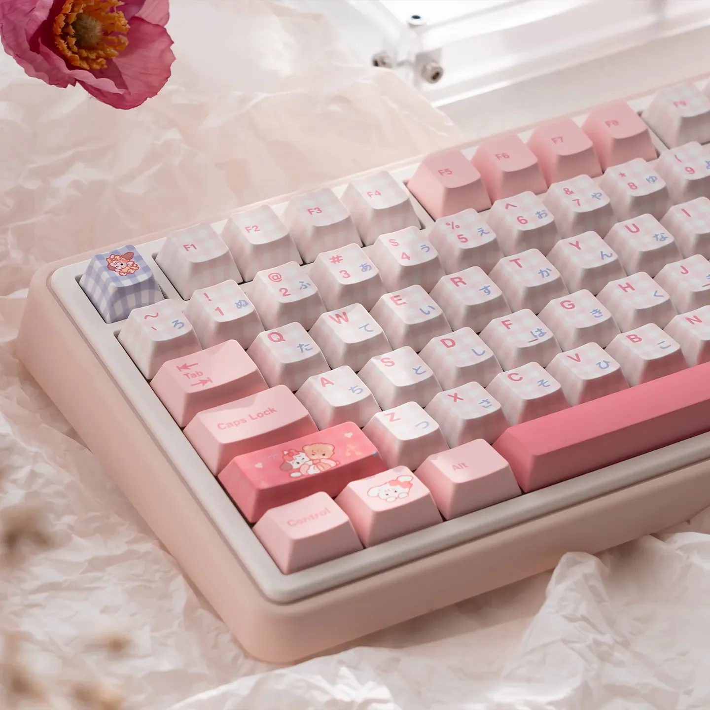 UR82 Peach Hifi Gasket Tri-Mode Custom Mechanical Keyboard Kit. Gallery view of elegant peach/cream design, Hifi Gasket Mount, and artistic details.