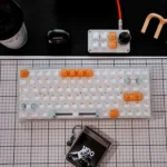 White Orange Mist Cherry Keycap Set in white and orange, showcasing a refreshing stylish aesthetic.