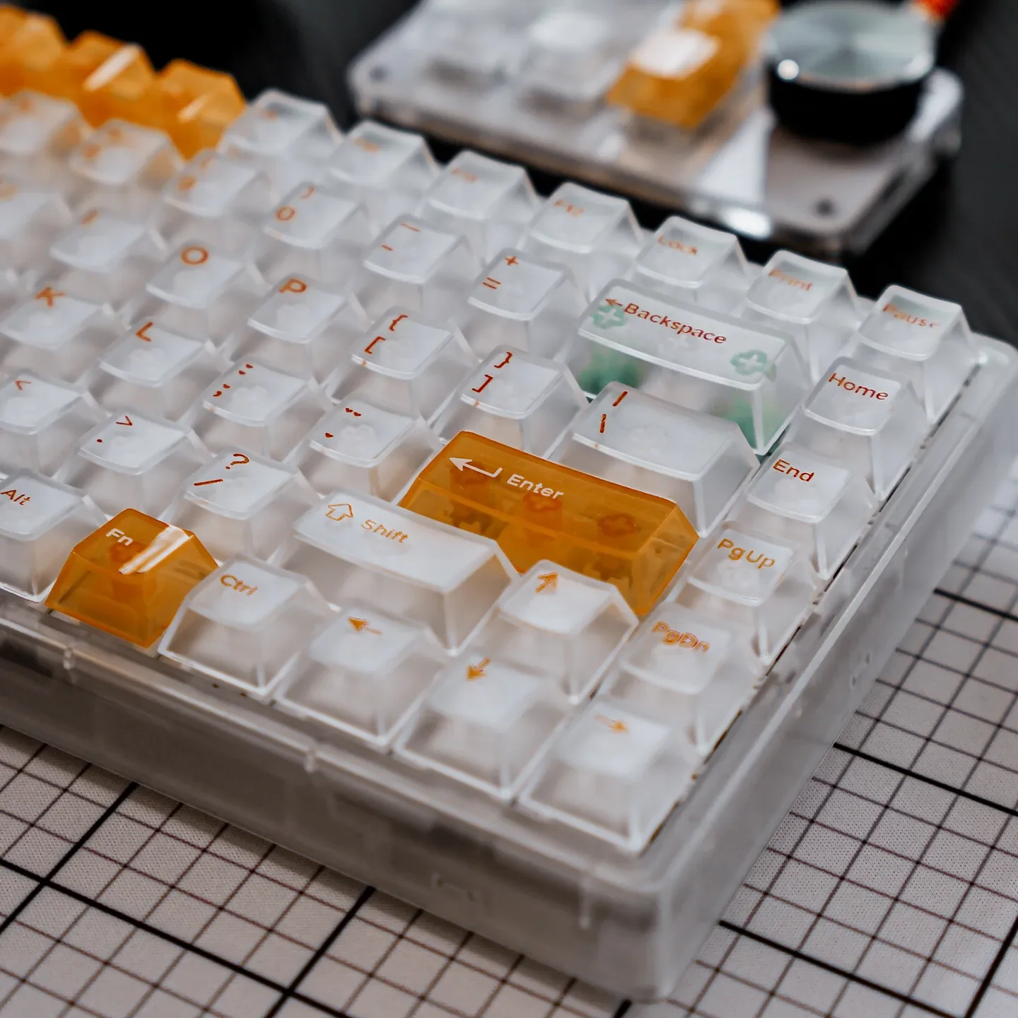 White Orange Mist Cherry Keycap Set gallery, revealing the refreshing white and orange aesthetic from diverse angles.