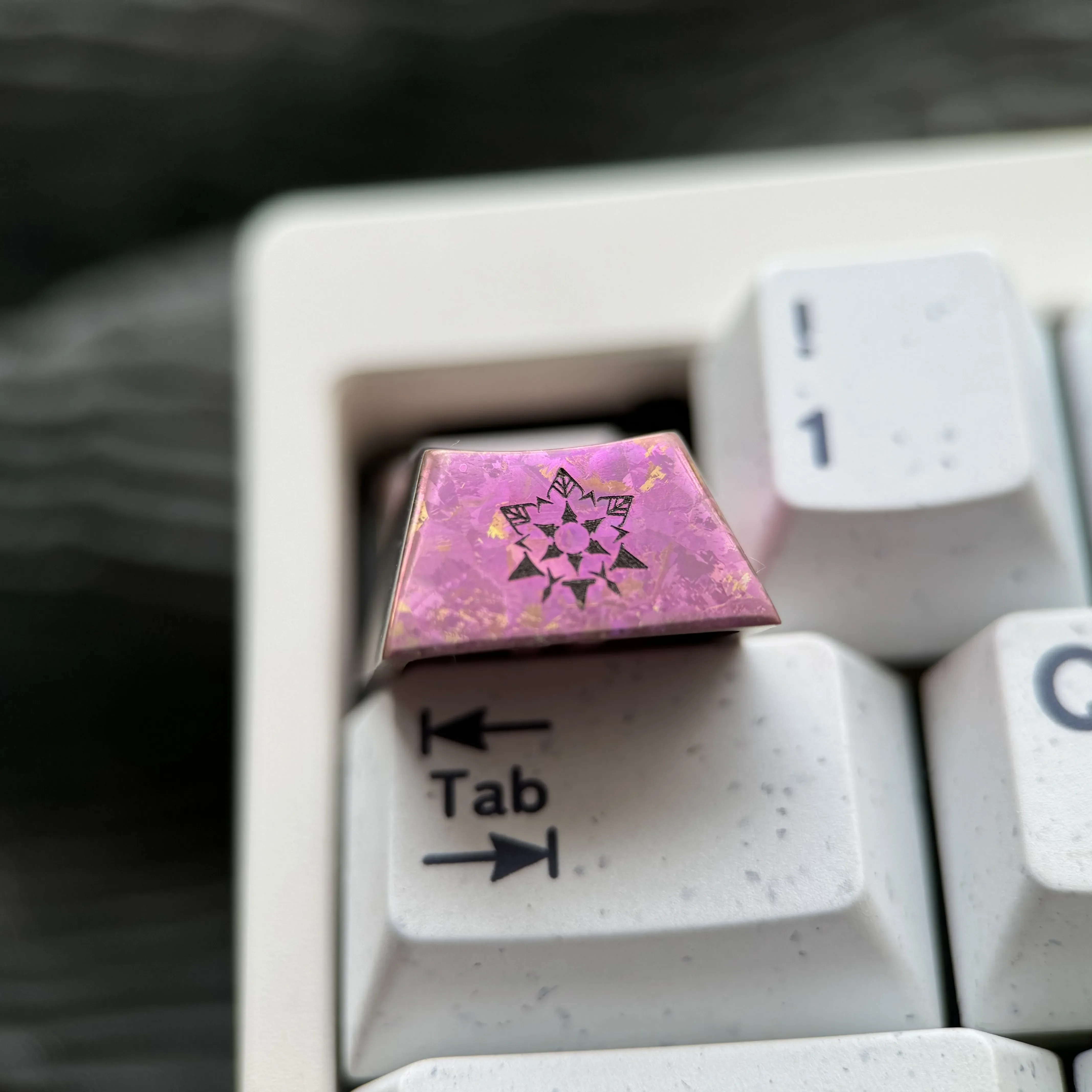 Exclusive Yinlin titanium anime ESC keycap gallery reveals intricate Wuthering Waves design, vibrant finish, and premium alloy details.