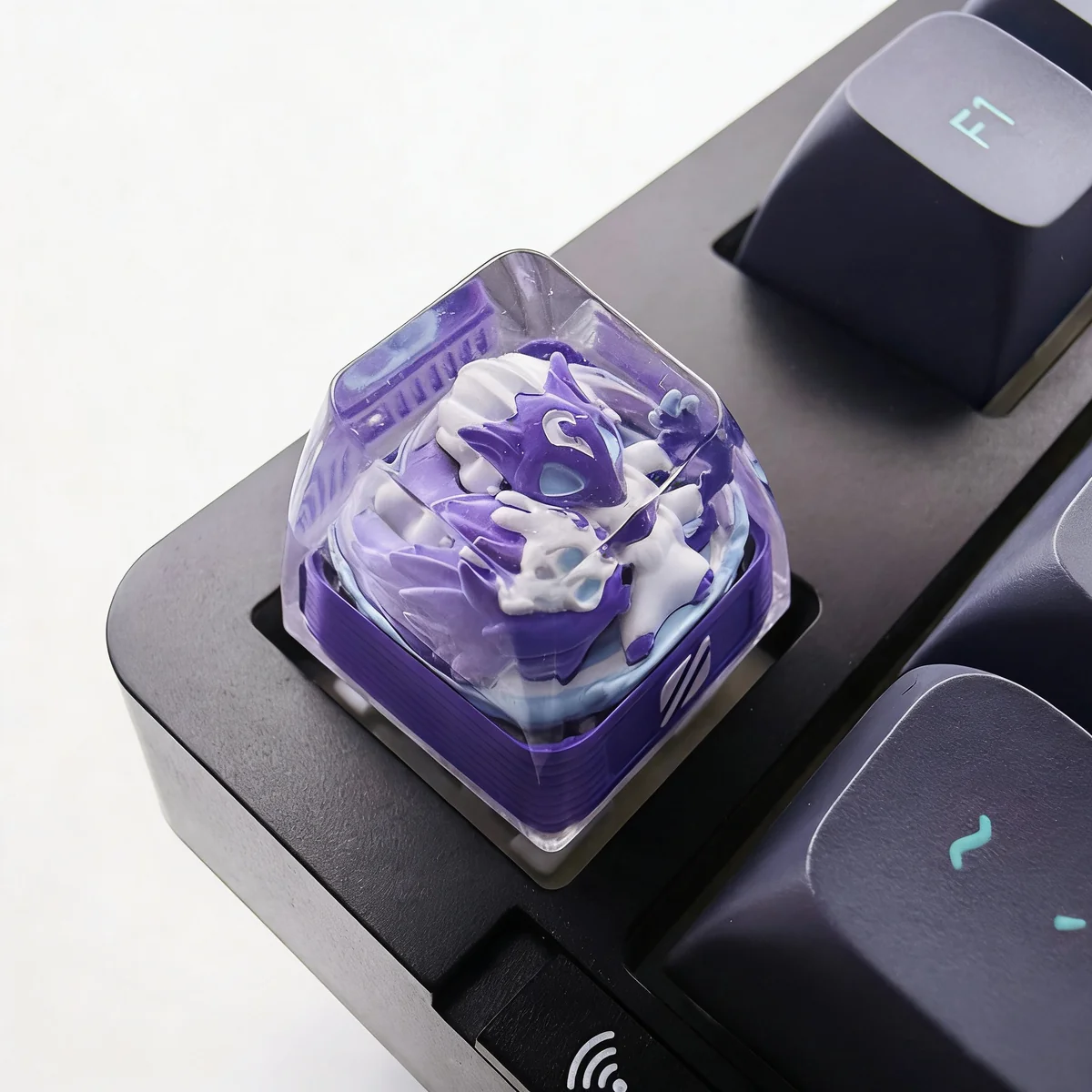 Ethereal Kindred SA artisan keycap, meticulously handcrafted from translucent resin, showcasing the League of Legends character's intricate details.