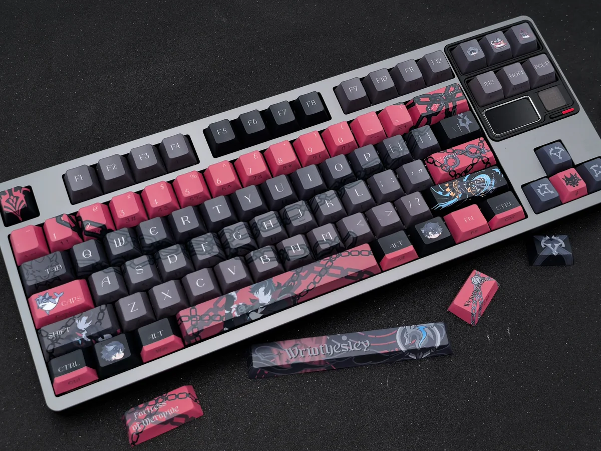 Exclusive Wriothesley 2.0 side-printed keycaps set, showcasing sleek deep blues and ice-themed legends for Genshin Impact fans.