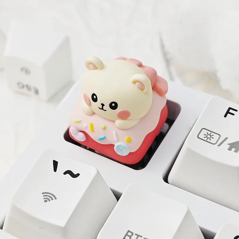 Detailed views of the whimsical Candy Animal Series Keycaps, highlighting its handcrafted quality and adorable miniature candy theme.