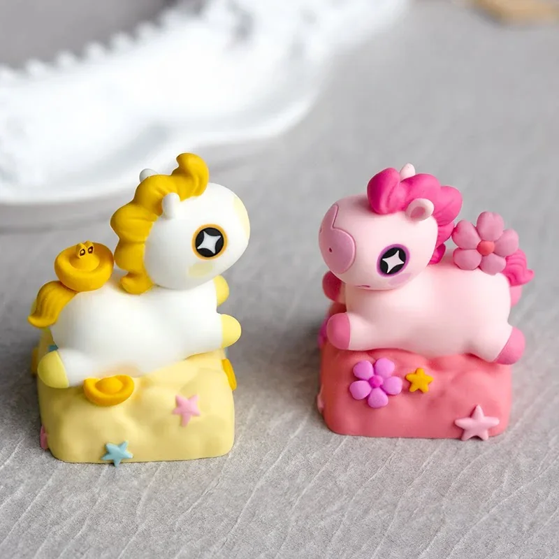 A vibrant, artistic New Year keycap featuring auspicious Chinese New Year blessings for fortune and love, perfect for a festive and playful keyboard.