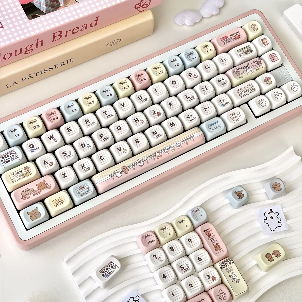 Animal Spa: Iconic Maltese Dog MOA Keycap Set with adorable line-art animals and sweet dessert motifs. These unique, comfortable MOA profile keycaps enhance ergonomic keyboard.