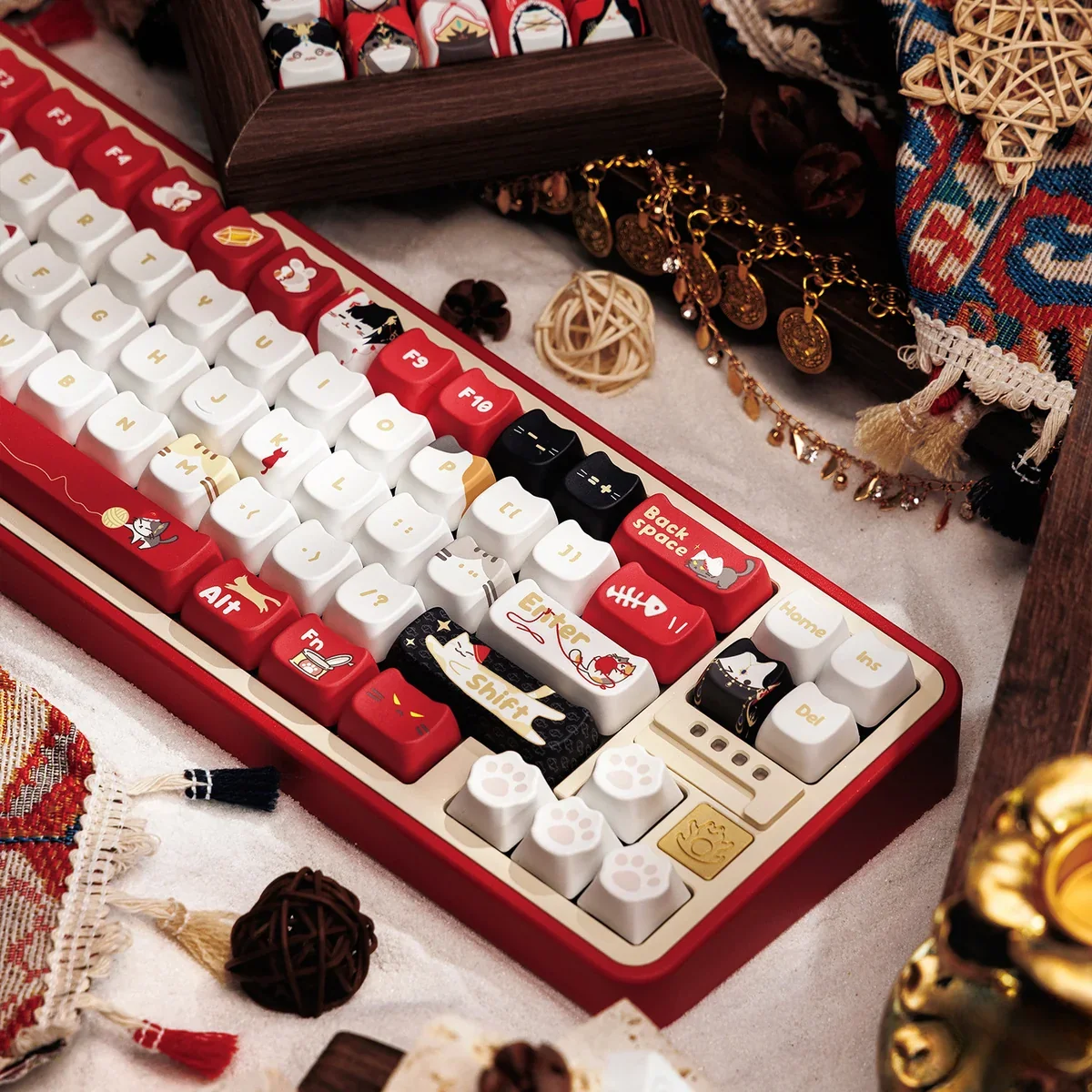 JX3 Ming Jiao MAO Profile artisan keycaps set. Detailed views showcase mysterious desert aesthetics, lunar motifs, and the exclusive JX Online 3 theme.