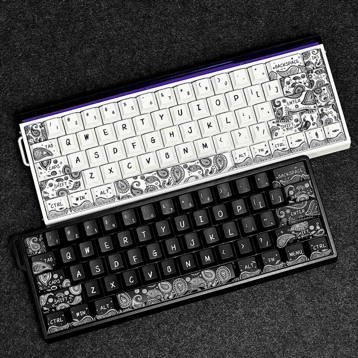 Artistic Paisley PBT Dye-Sub Keycap Set, featuring intricate bohemian patterns and rich textures. Perfect for vintage desk aesthetics, adding elegant design.
