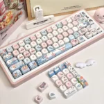 A playful Crayon Shin-chan Hello Ignores MOA Profile Keycap Set featuring cute, character-inspired designs, perfect for adding a touch of nostalgic fun.