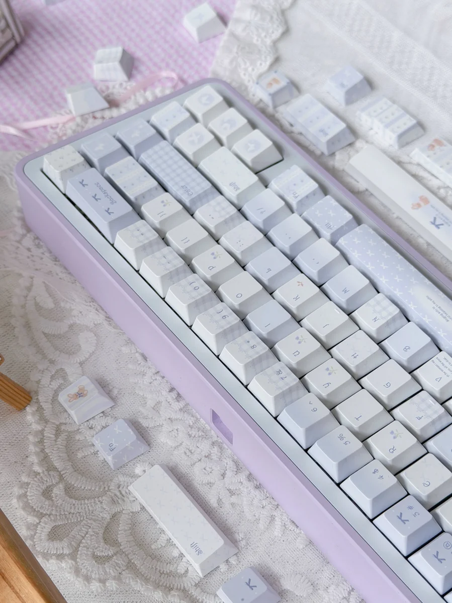 Multiple views of elegant Bluesy Flower PBT keycaps set showcasing the intricate 'Flower Wall' design with serene blue and white floral patterns.