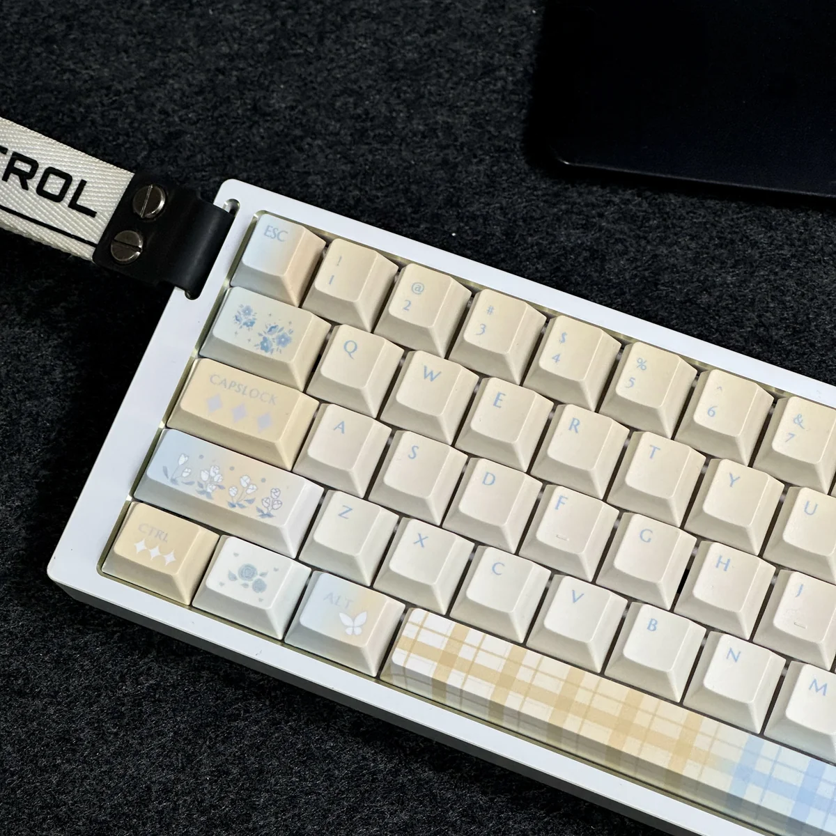 Ethereal Cloud Floral PBT Dye-Sub Keycap Set detail, showing vibrant whimsical cloud and serene floral garden art. Artistic PBT dye-sub floral keycap.