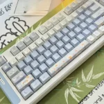 Midsummer Daisy Cherry Keycap Set with durable dye-sub printing, creating serene summer vibes for a refreshing desktop setup.