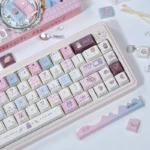 Deep Roast Academia PBT Dye-Sub Keycap Set. Warm hues and creamy keycaps showcase the vintage shop and academic library aesthetic.