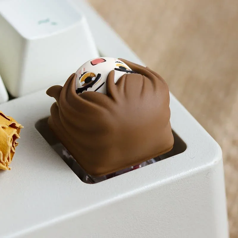 Exclusive Kamisama Kiss Nanami Momozono artisan keycap, from a distinct angle, highlighting its vibrant anime aesthetic and charming artistic details.