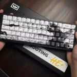 Artistic Samurai Ronin PBT Keycaps set featuring a monochromatic samurai journey design with intricate character art, a truly unique aesthetic.