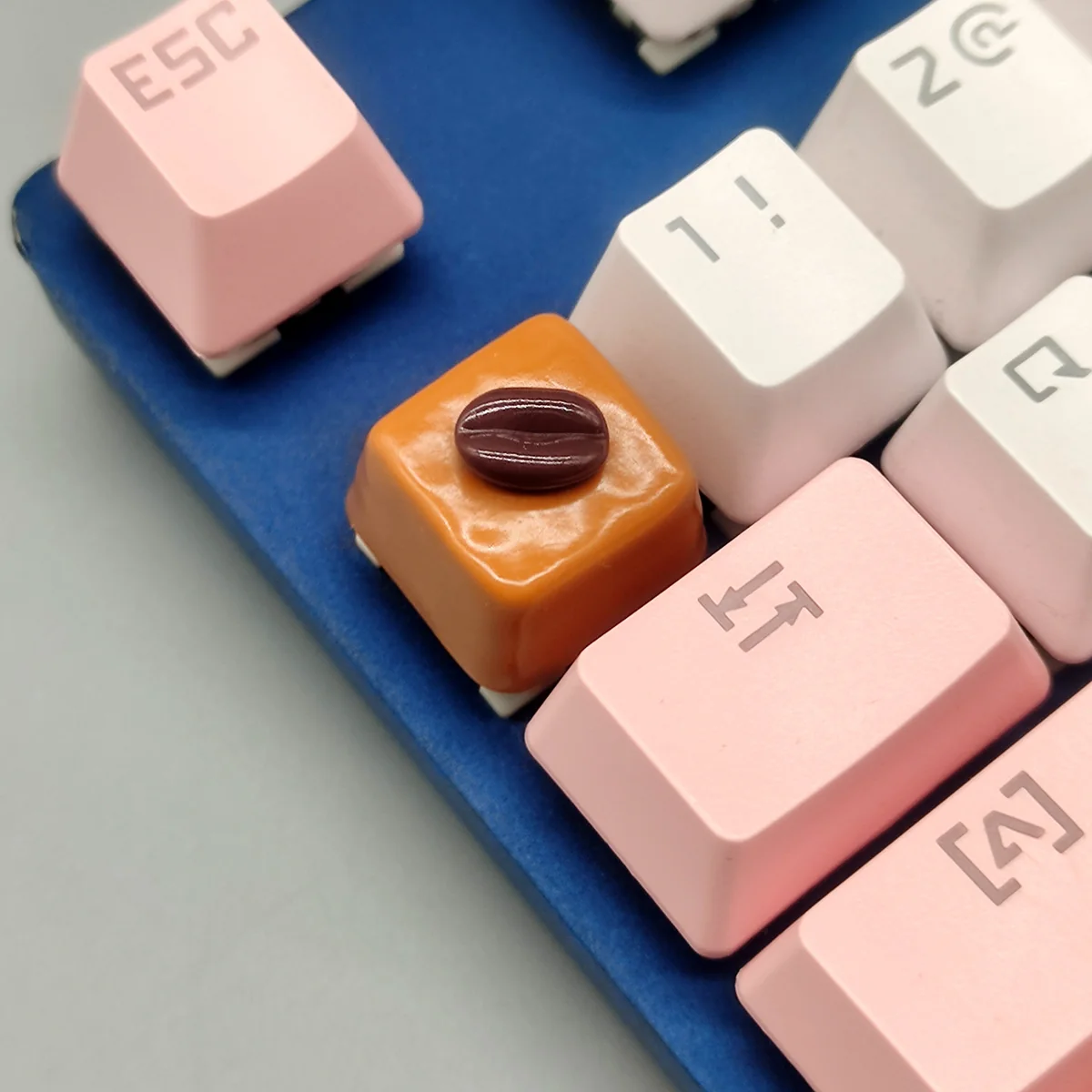 Caramel Coffee Bean Chocolate Keycap, handcrafted design, evoking a delectable, unique aesthetic. Perfect for mechanical keyboard.