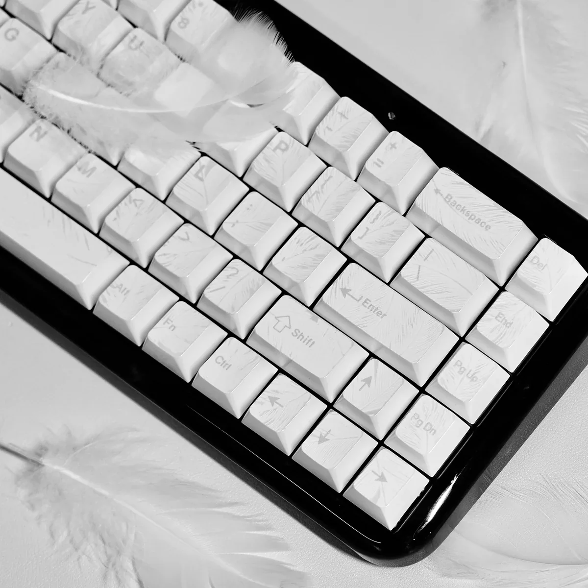 Feather Pattern Keycaps Set: Diverse angles showcase ethereal feather motifs, shimmering pearlescent finish, and comfortable Cherry profile design.