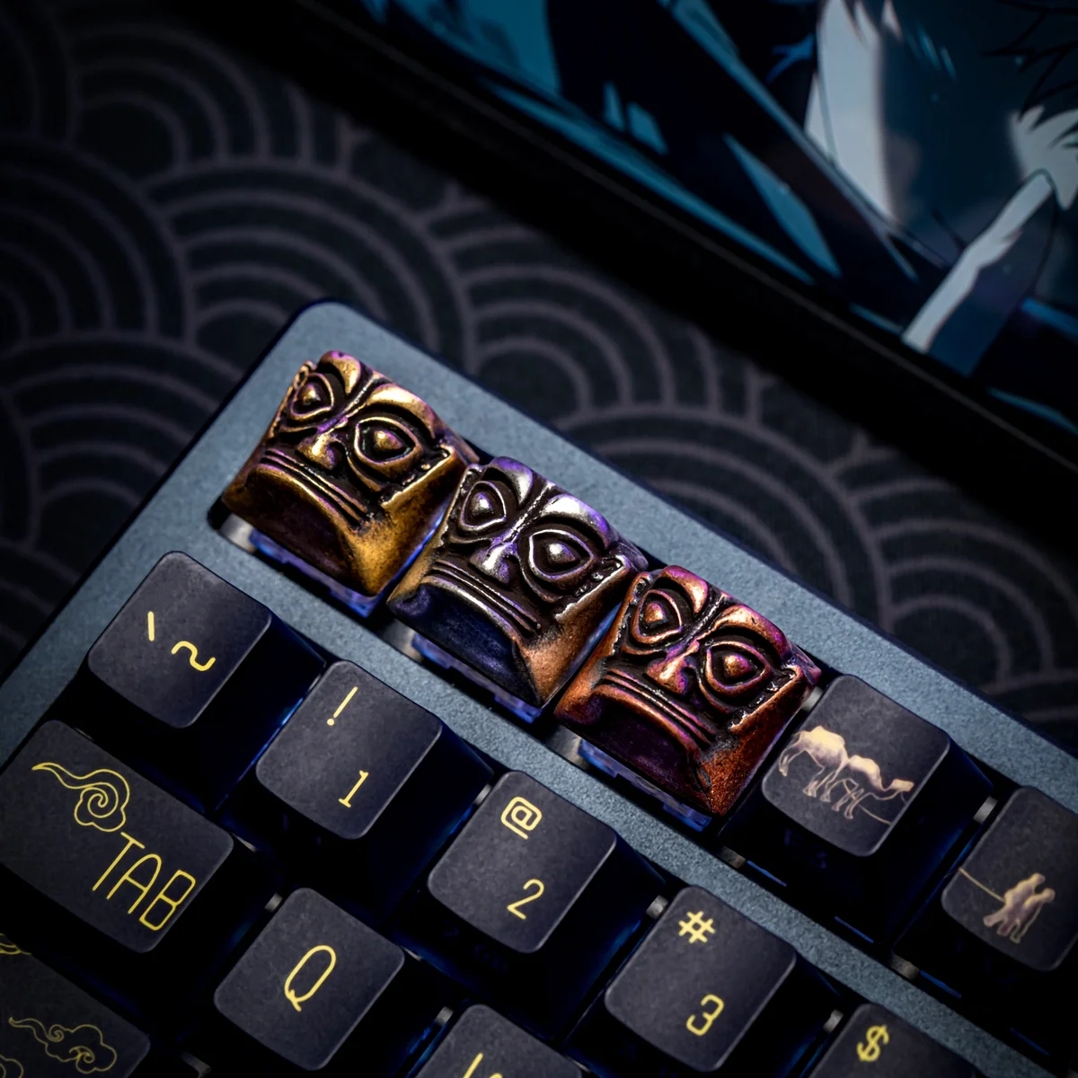 Artistic close-ups of the unique Sanxingdui Mask Star pure copper keycap, revealing its intricate ancient bronze mystique and whimsical pop culture.
