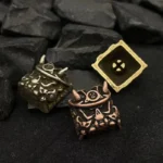 Close-up of a handcrafted Japanese Oni Samurai artisan keycap, showcasing its intricate mask details and premium vintage finish.