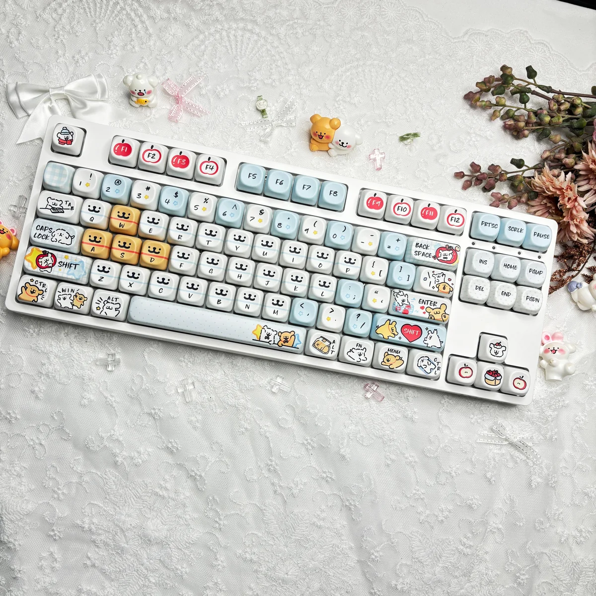 Adorable Maltese PBT MOA keycap set. View charming Maltese dog and playful apple designs from various angles, perfect for a cute, serene keyboard.