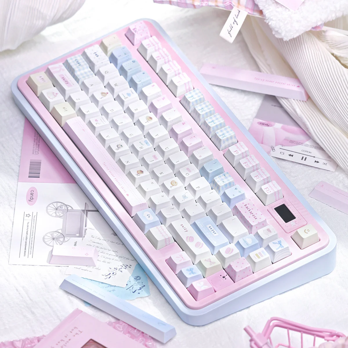 Sugar Weave Summer Series Keycap Set embody the 'Sugar Woven Summer' design, featuring pastel keys, summer motifs, and tranquil artistic aesthetic.
