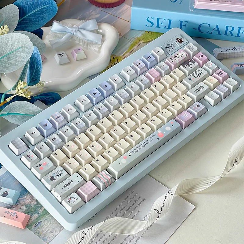 Dreamy Tipsy Bubbles PBT Dye-Sub Keycaps Set. Artistic view: soft pastel gradients, ethereal bubble patterns on quality PBT keycaps.