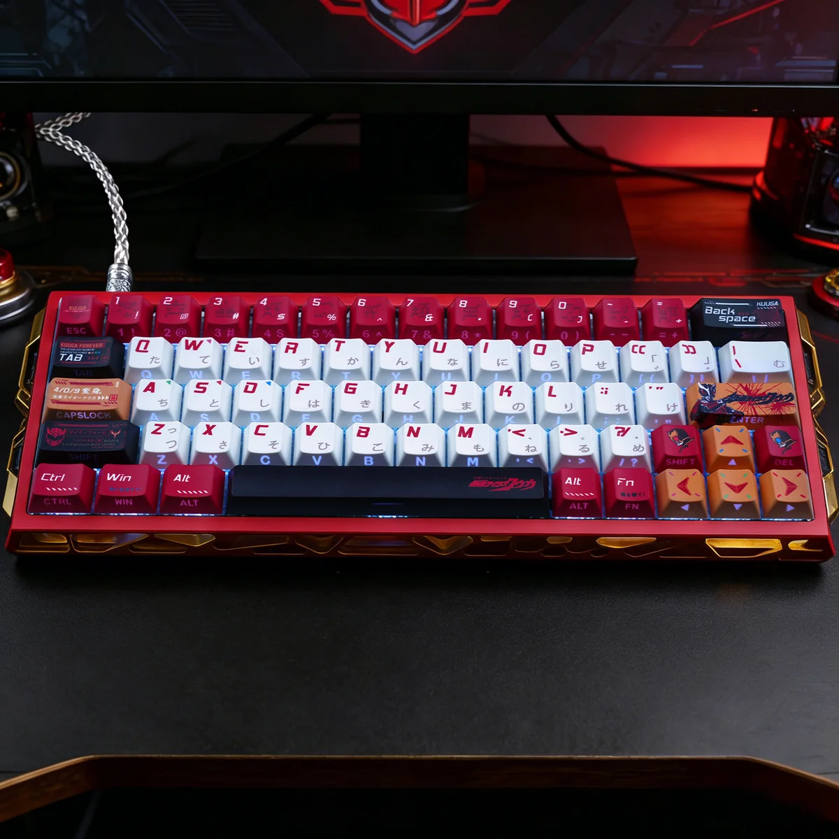 Dynamic angle of premium Kamen Rider Kuuga PBT keycaps from the Heroic Legacy Set, showcasing characters armor-inspired designs.