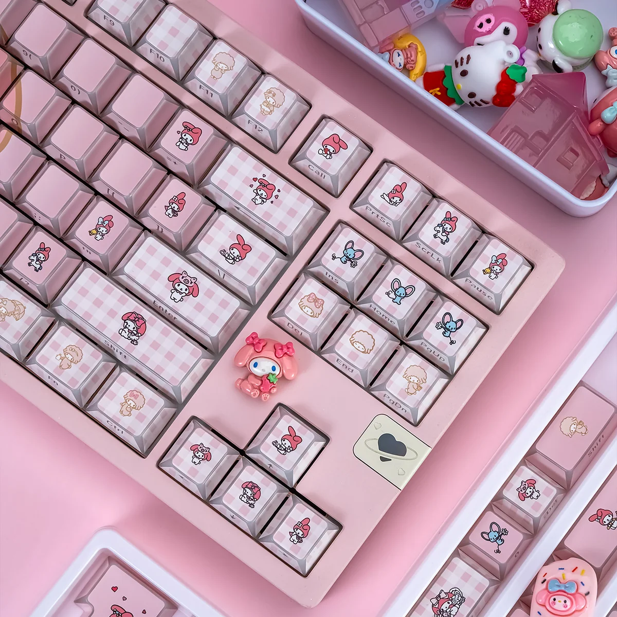 Detailed view of the My Melody Geometric PBT Keycaps Set, highlighting the playful pastel and modern geometric artistry. Unique My Melody keycaps.