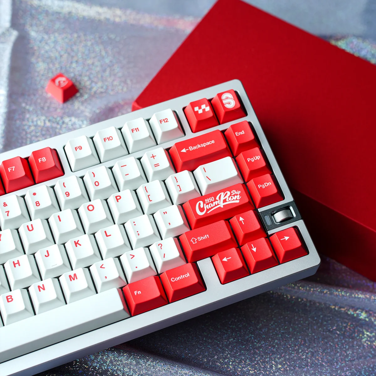 Gallery image of the 1950s Championship Dye-Sub PBT keycap set, showcasing its artistic retro mid-century American sports championship theme.