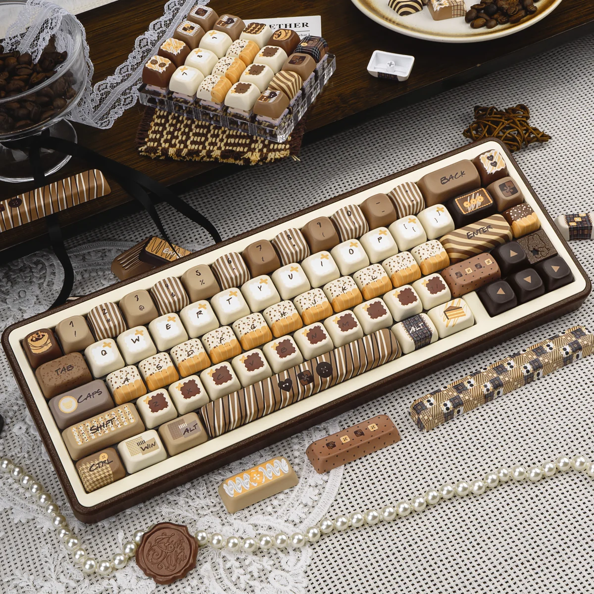 Main display of Tiramisu Keycaps, an indulgent PBT dye-sub set featuring warm coffee, cream, and cocoa tones for a cozy, premium keyboard aesthetic.
