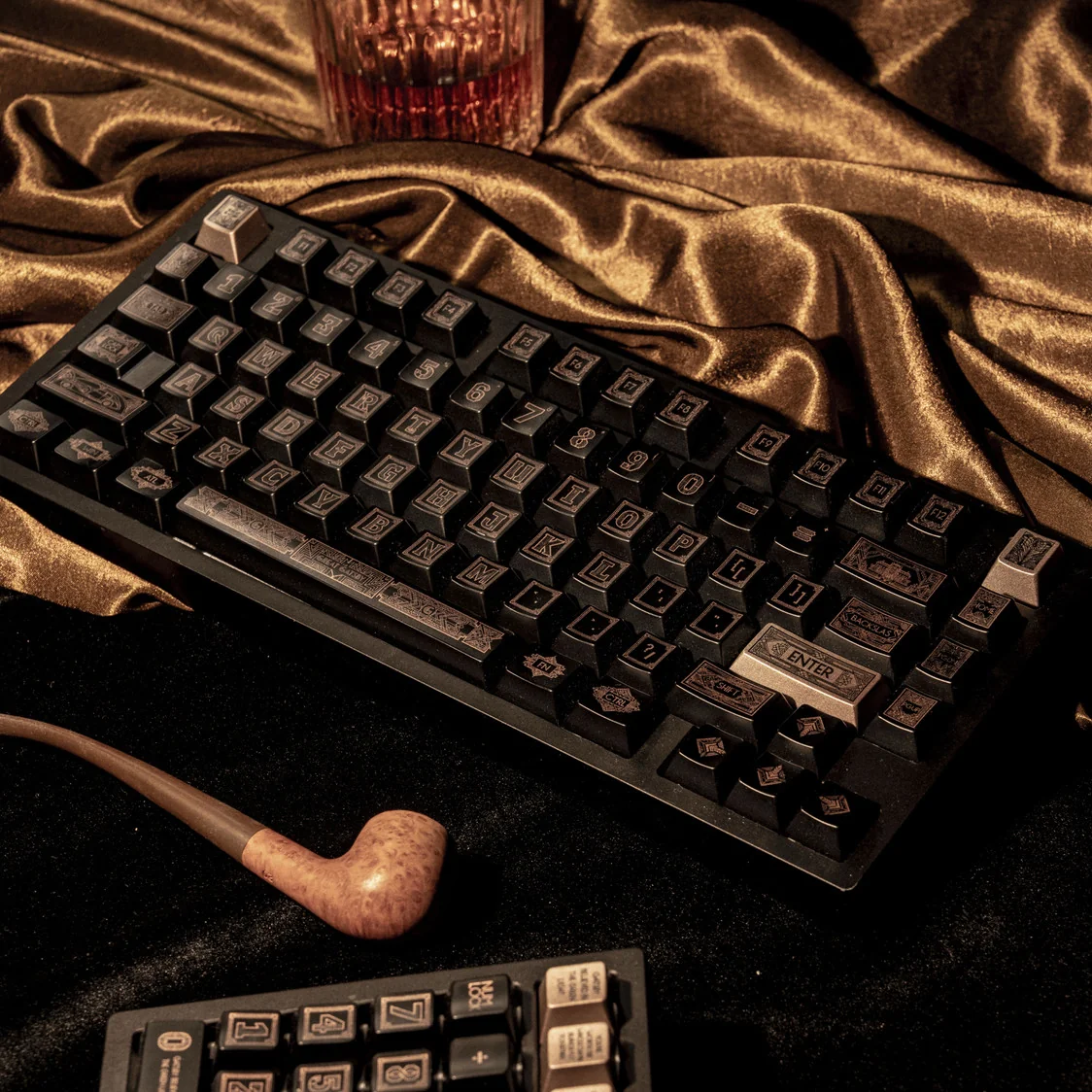 The Great Gatsby Cherry Keycap Set displayed, featuring vintgae designs for luxurious Roaring Twenties glamour.