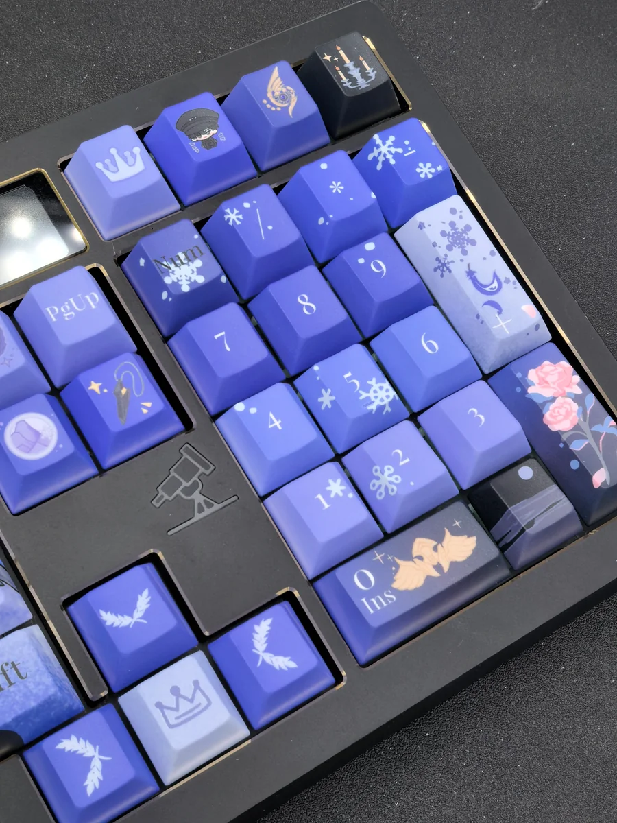 Gu Shiye keycap set: Beyond the World artisan artistry, featuring intricate, handcrafted character details and ethereal colors from a premium perspective.
