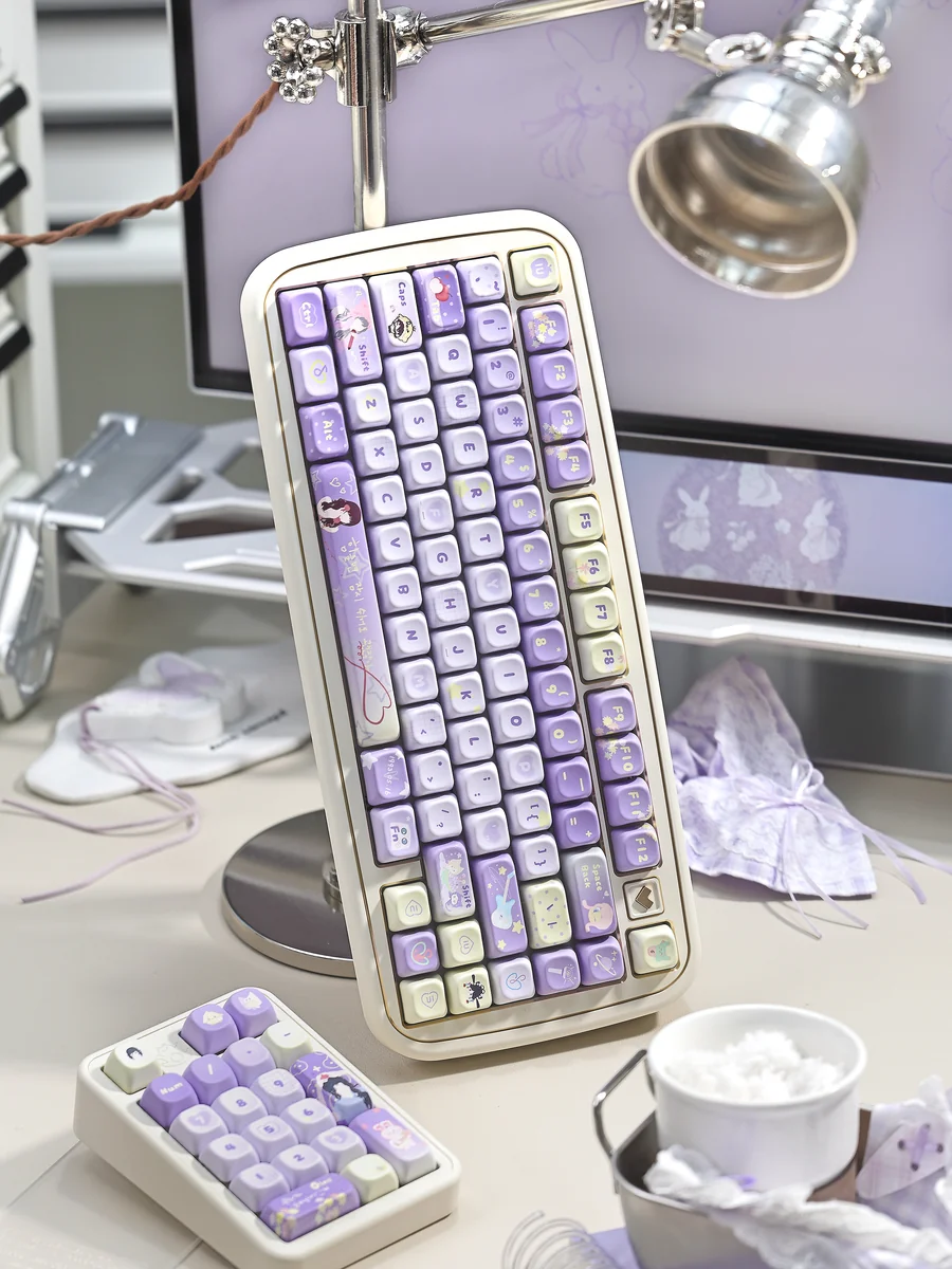 Exclusive IU Lee Ji-eun keycap set: Serene Elegance PBT keyboard art, showcasing a dreamy, sophisticated aesthetic inspired by IU's iconic style.