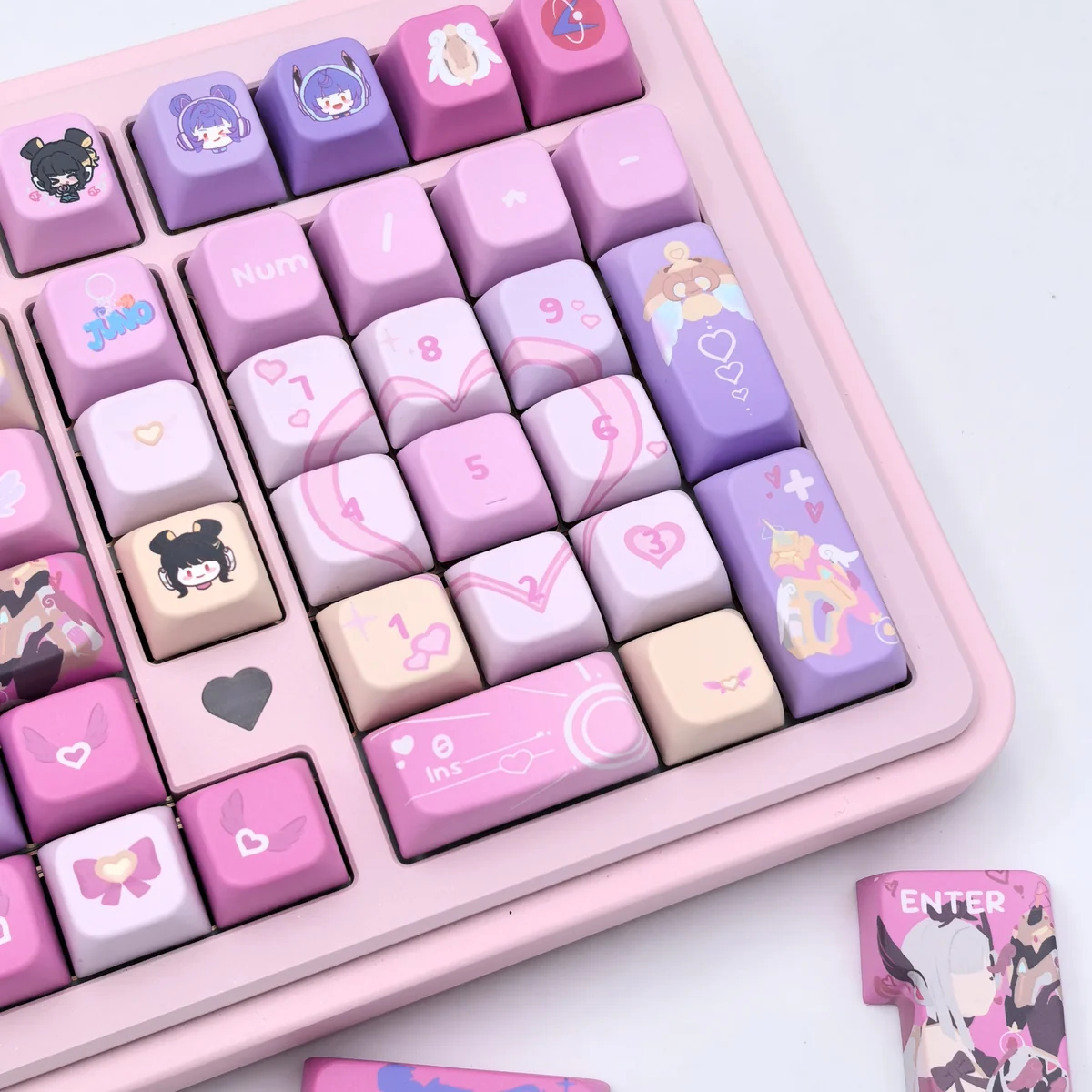 Vibrant Overwatch Juno's Spirit MDA PBT gaming keycaps set, featuring exclusive character-inspired designs.