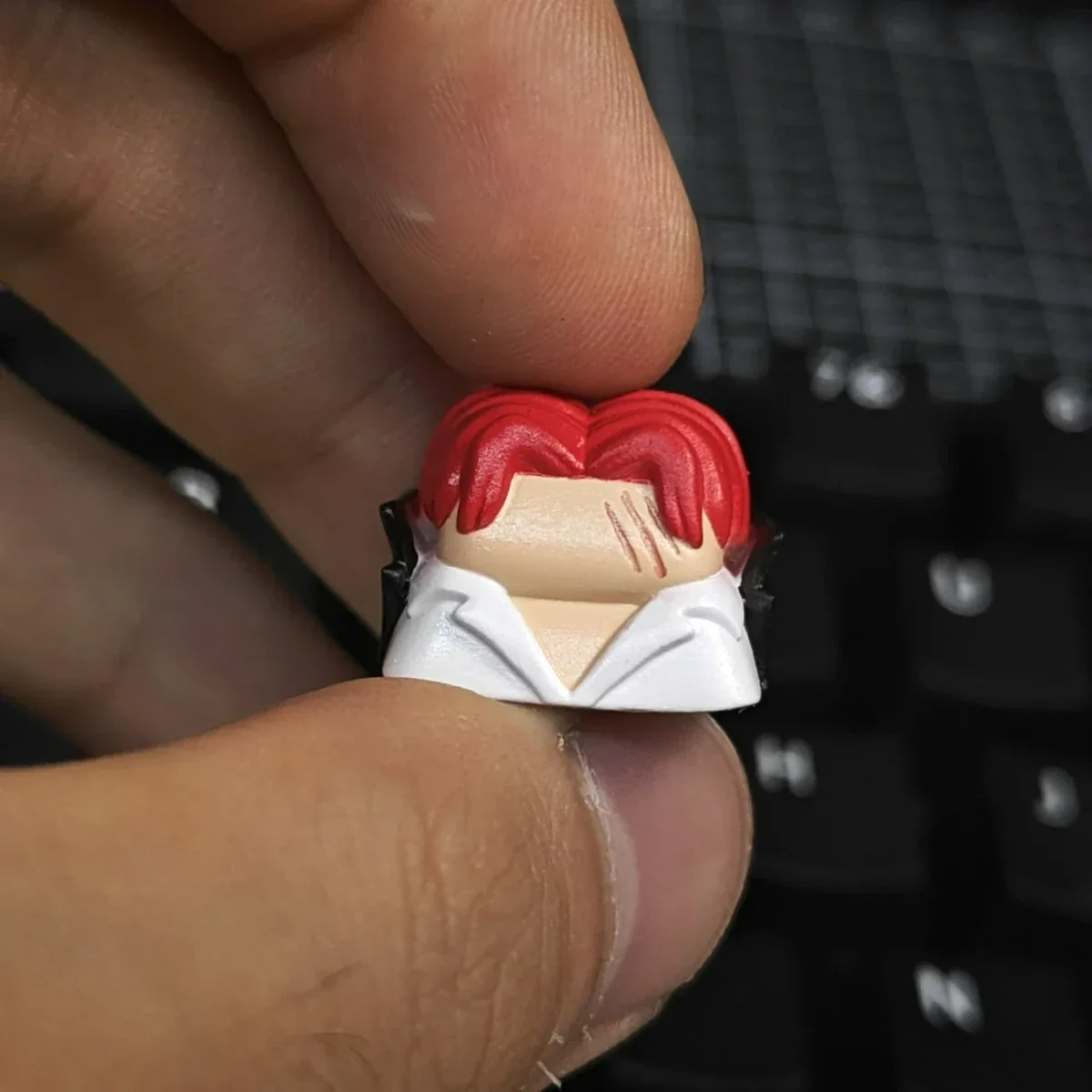 Premium handcrafted ONE PIECE Red-Haired Shanks artisan keycap showcasing intricate resin details and iconic character art, perfect for collectors.