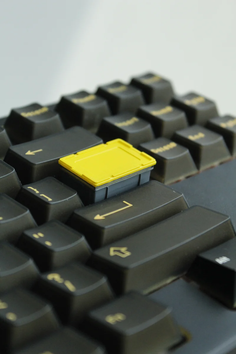 Premium Delta Force tactical storage box artisan resin keycap, showcasing rugged military detail and handcrafted texture for a unique keyboard aesthetic.