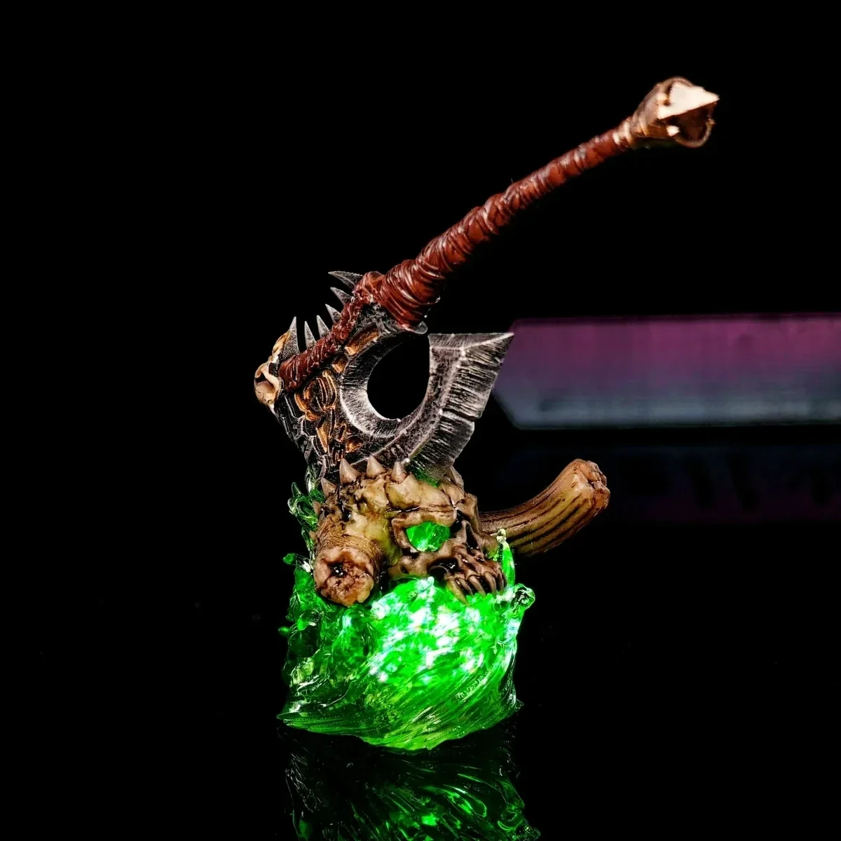 Artisan WoW Gorehowl Keycap detail, showing the intricate, magnetically detachable axe. A rugged dark fantasy design, perfect for Horde gaming collectible keycaps.